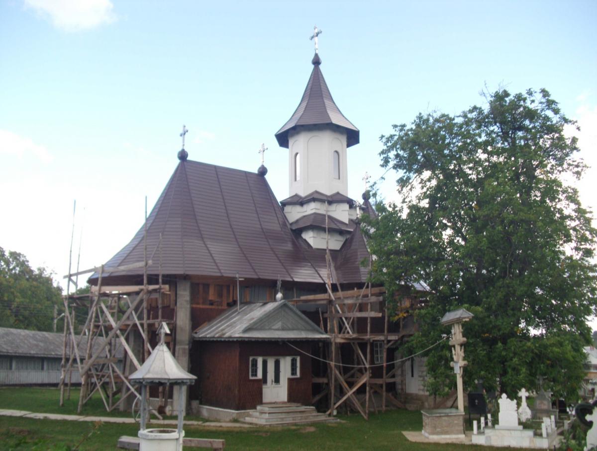 Biserica în renovare