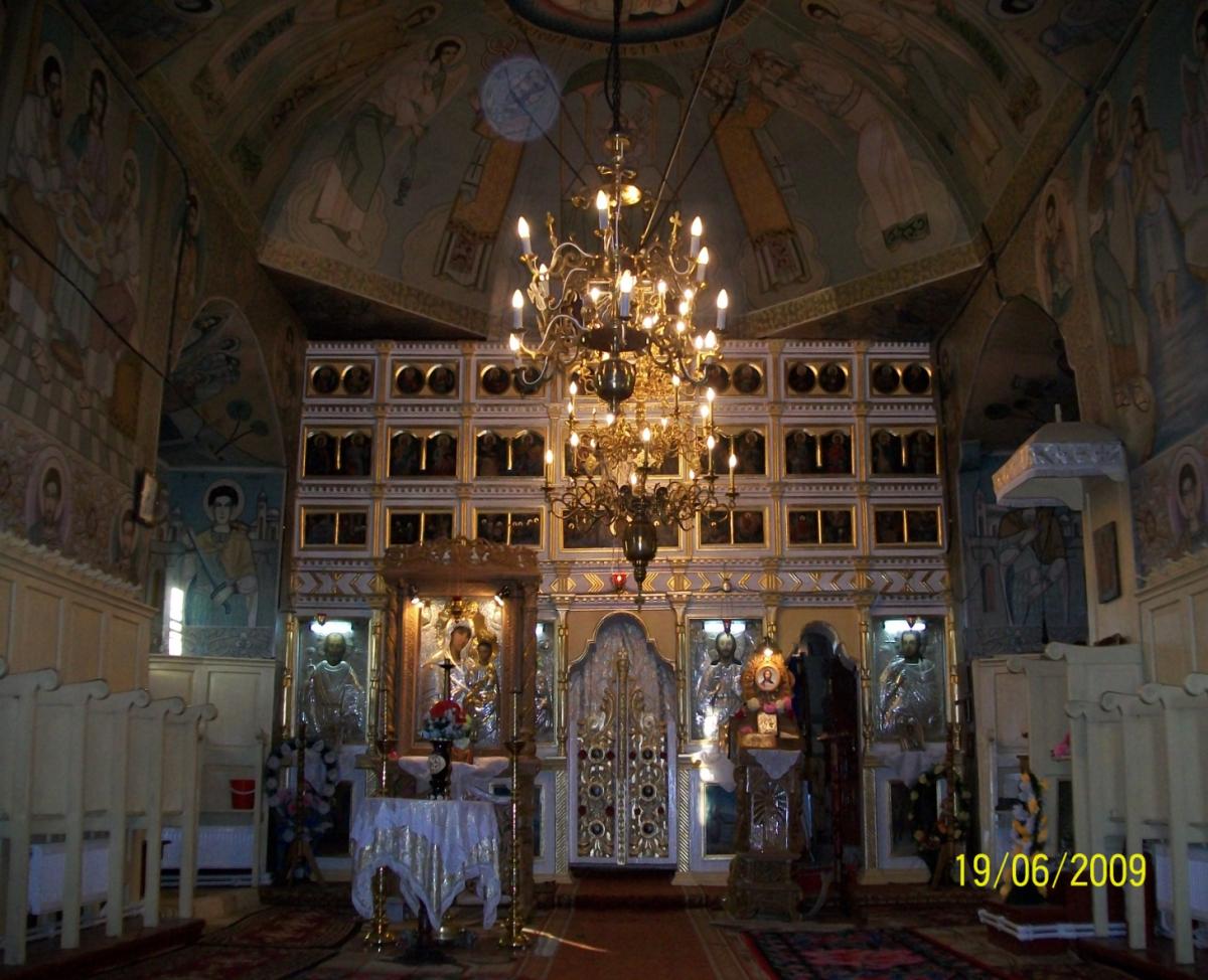 Interiorul bisericii în 2014